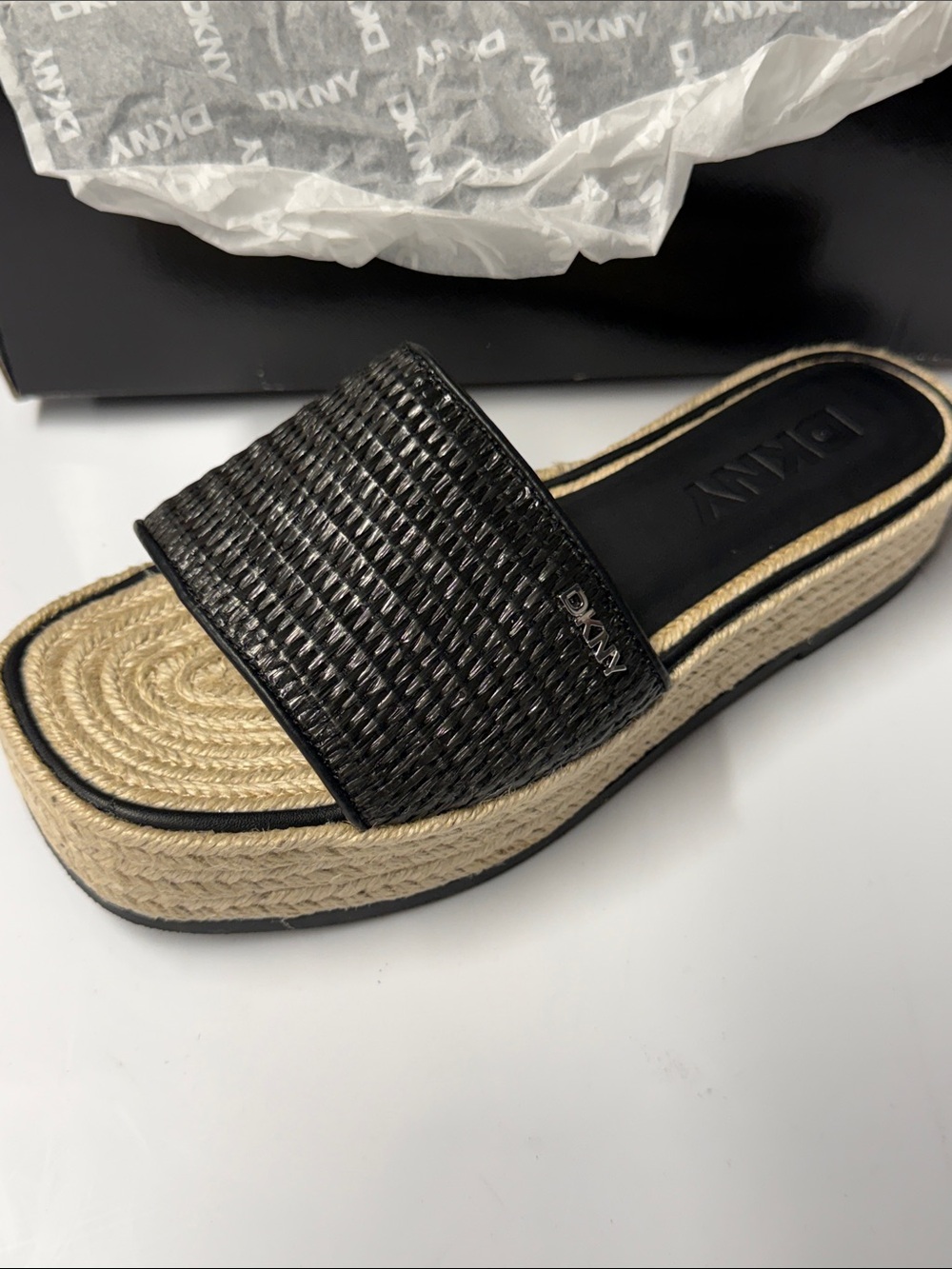 DKNY FIORELLA Black Woven Espadrille Slide Sandal w Natural Jute Platform Size 7